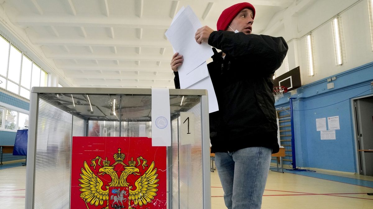 V Rusku se během voleb nepokrytě podvádí